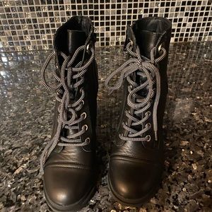 Combat boots